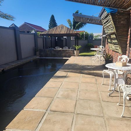 The Wooden Leg Guesthouse Kleinmond Esterno foto