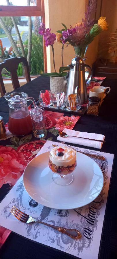 The Wooden Leg Guesthouse Kleinmond Esterno foto