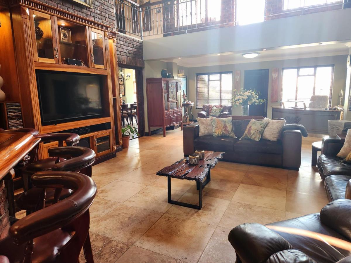 The Wooden Leg Guesthouse Kleinmond Esterno foto