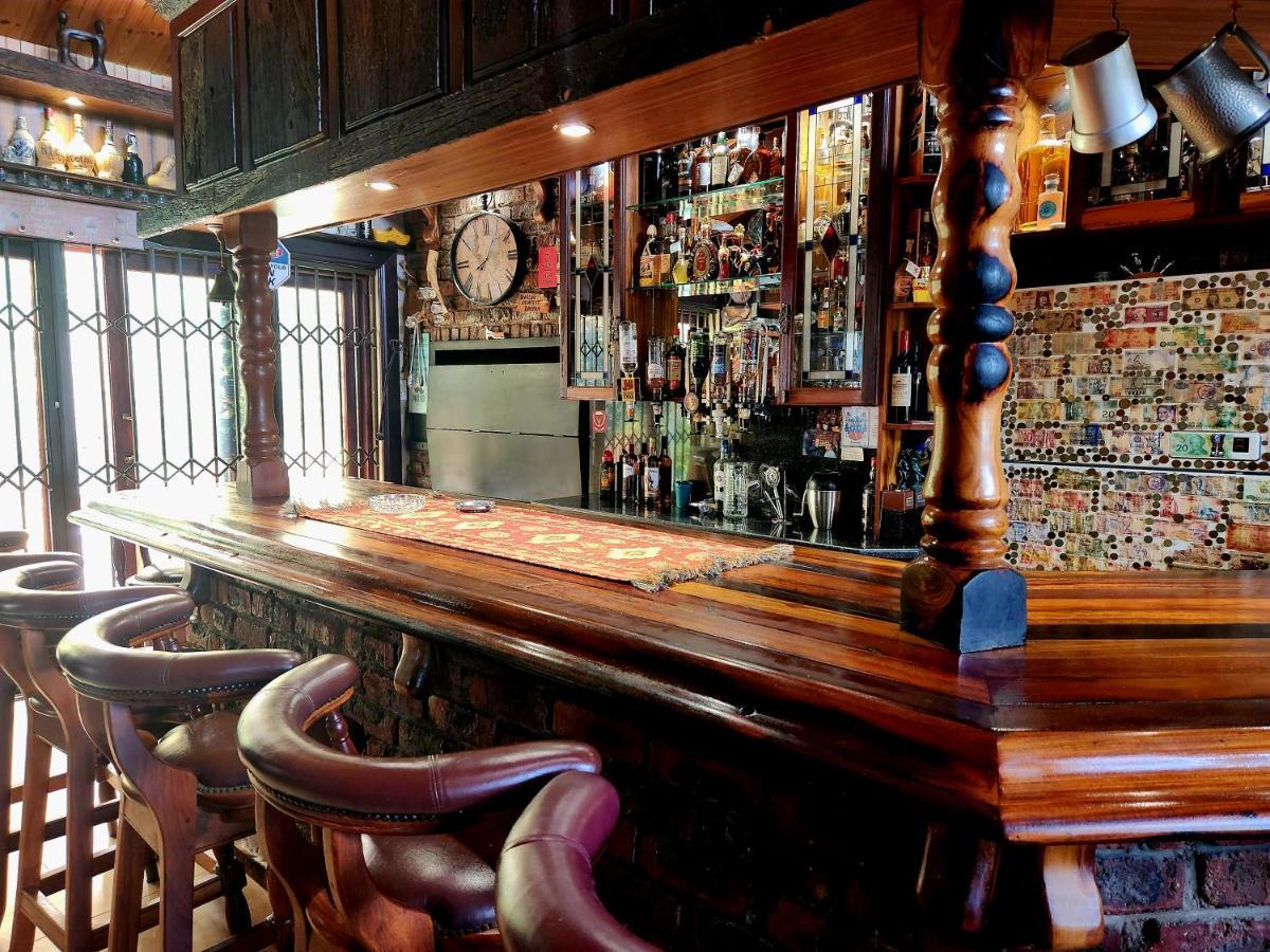 The Wooden Leg Guesthouse Kleinmond Esterno foto