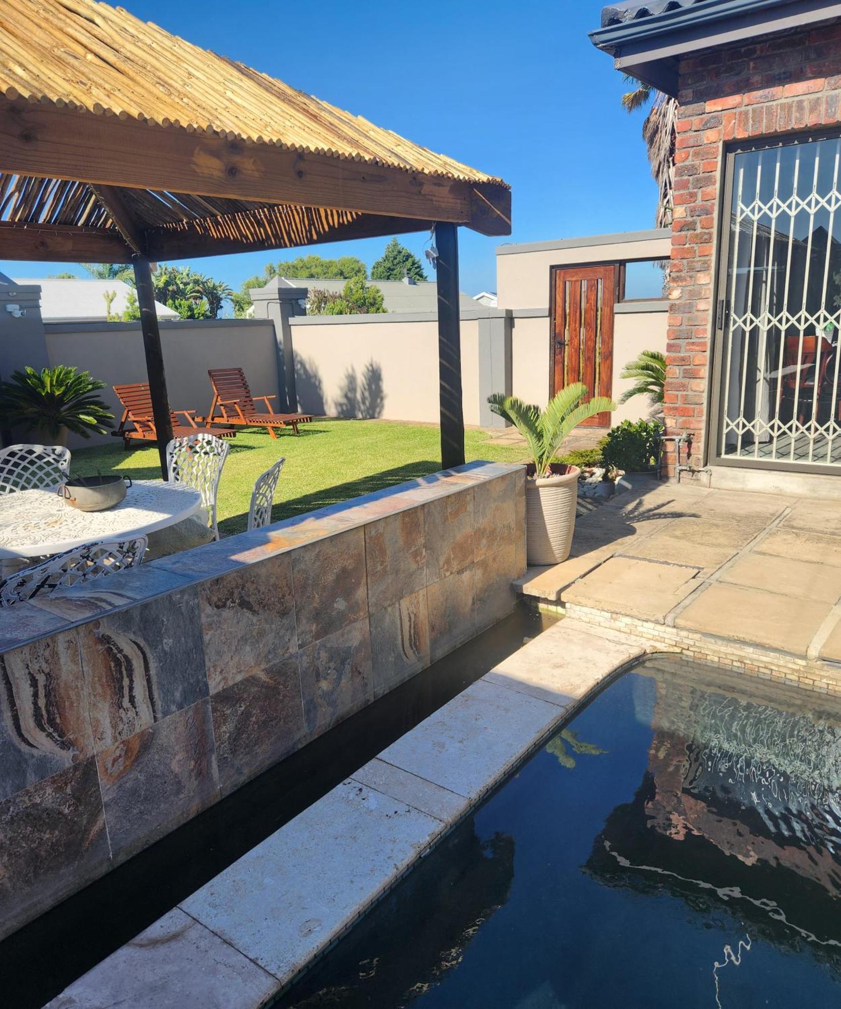 The Wooden Leg Guesthouse Kleinmond Esterno foto